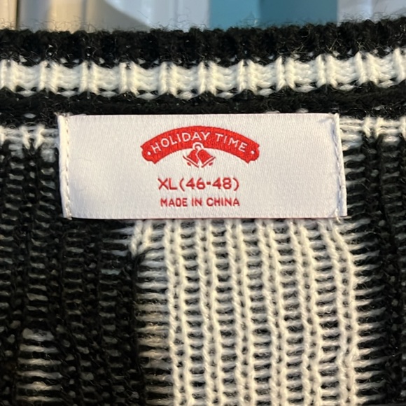 Black and White Llama Sweater - Picture 2 of 2